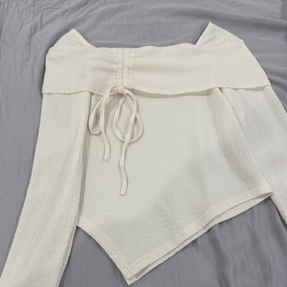 Tops - Shoulder Cream Top with Tie Detail